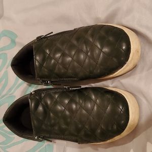 Kids Black Brash shoes size 2